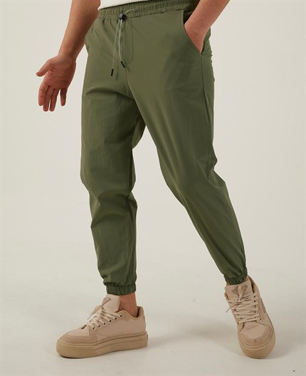 Koyu Yeşil Renk Paraşüt Kumaş Jogger Erkek Pantolon